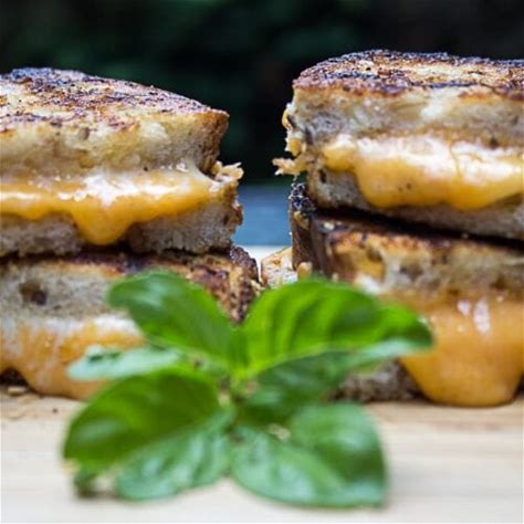 perfect-grilled-cheese-on-the-grill-two-kooks-in-the image
