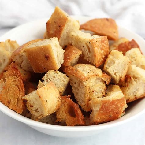 garlic-butter-croutons-bite-on-the-side image