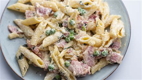 creamy-pasta-with-smoked-bacon-and-peas image
