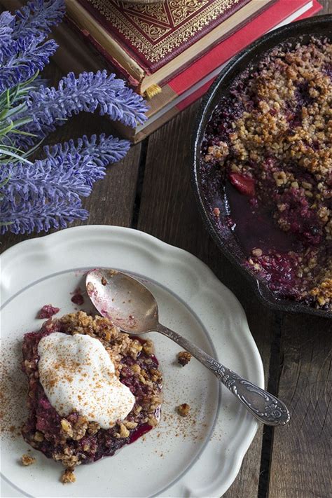 keto-skillet-berry-crumble-low-carb-dessert image