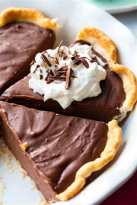 easy-chocolate-pudding-pie-recipe-the-recipe-critic image
