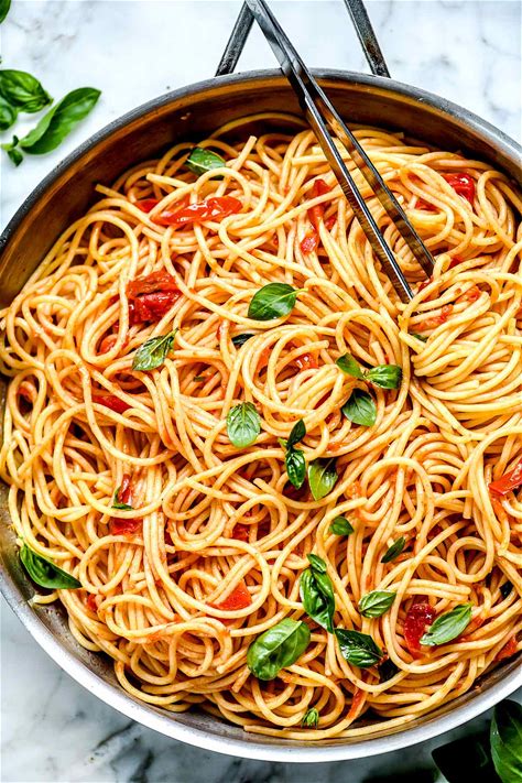 pasta-pomodoro-sauce-foodiecrush-com image
