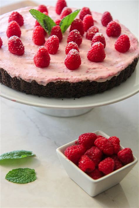 no-bake-white-chocolate-raspberry-tart-cooked-by image