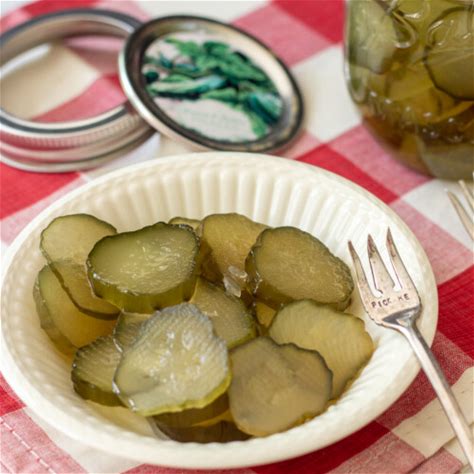 old-fashioned-14-day-sweet-pickles-with-printable-jar image