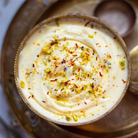 easy-shrikhand-piping-pot-curry image