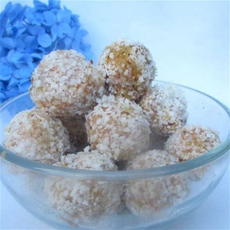 apricot-coconut-balls-with-nuts-simply-delizious image