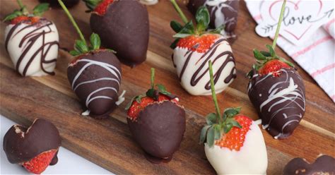 keto-chocolate-covered-strawberries-only-3 image