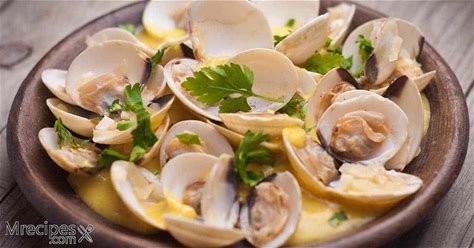 delicious-smoked-clams-with-butter-wine-and-lemon image