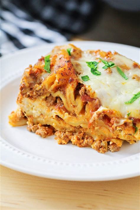 slow-cooker-lasagna-recipe-video-lil-luna image