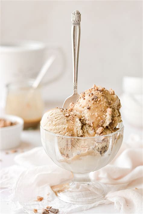 caramelized-banana-toffee-ice-cream-curly-girl-kitchen image