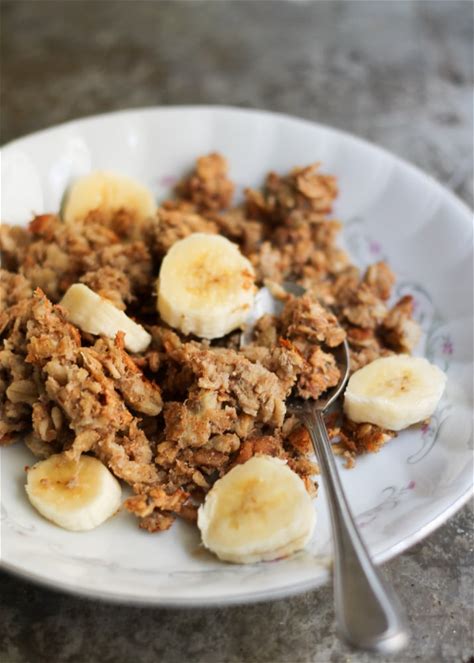 peanut-butter-banana-baked-oatmeal-with-chia-seeds image