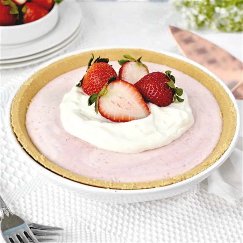 frozen-strawberry-pie-simple-living image