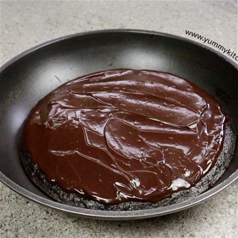 frying-pan-chocolate-cake-quick-easy-and-yummy image