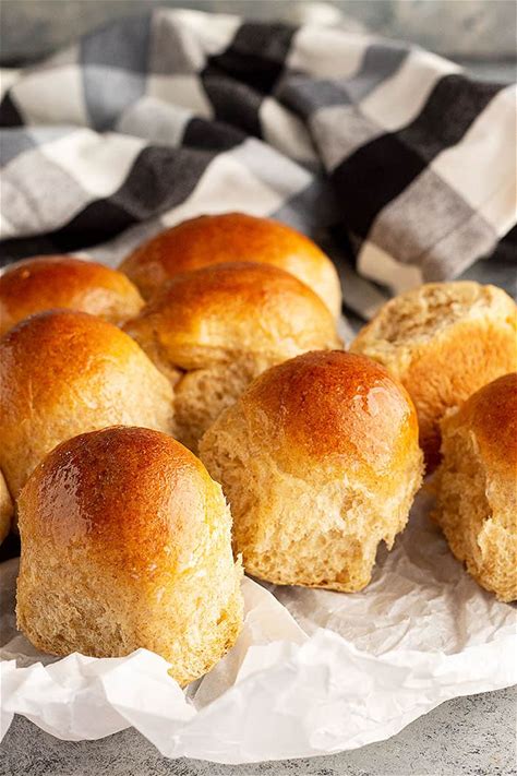 honey-wheat-rolls-countryside-cravings image