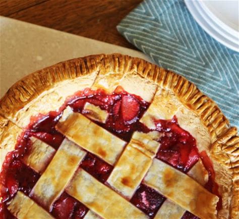 make-ahead-frozen-strawberry-pie-recipe-alton-brown image
