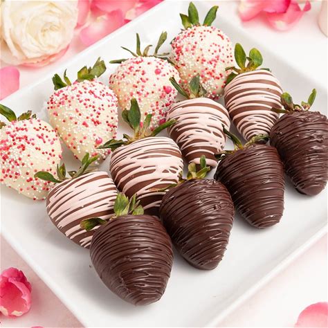 the-best-chocolate-covered-strawberries image