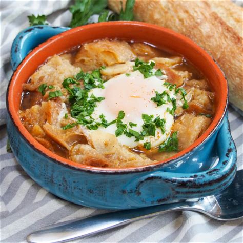 sopa-de-ajo-spanish-garlic-soup-carolines-cooking image