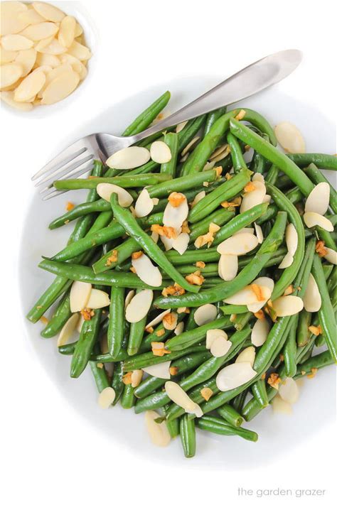 green-beans-with-almonds-garlic-oil-free-the image
