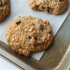 healthy-oatmeal-raisin-cookies-recipe-the-diet-chef image