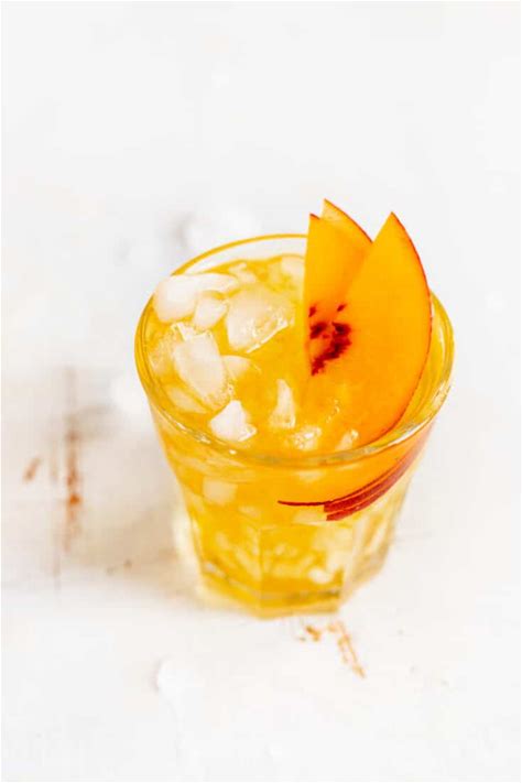 cold-brew-peach-black-tea-spritzer-no-heat-sugar-free image