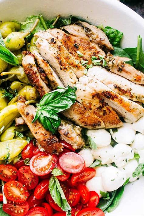 antipasto-salad-with-grilled-chicken-keto-lunch-idea image
