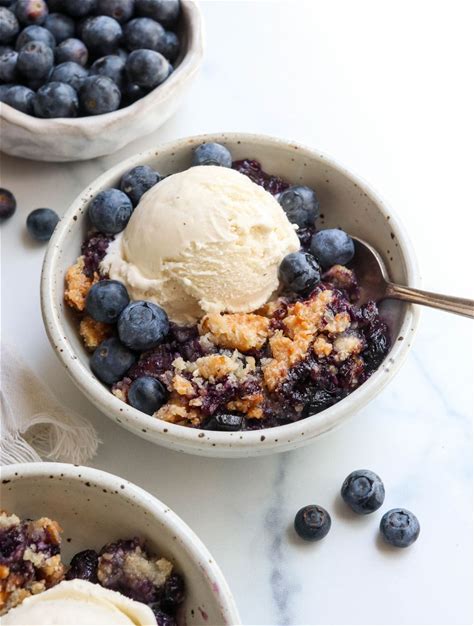 almond-flour-blueberry-crisp-detoxinista image