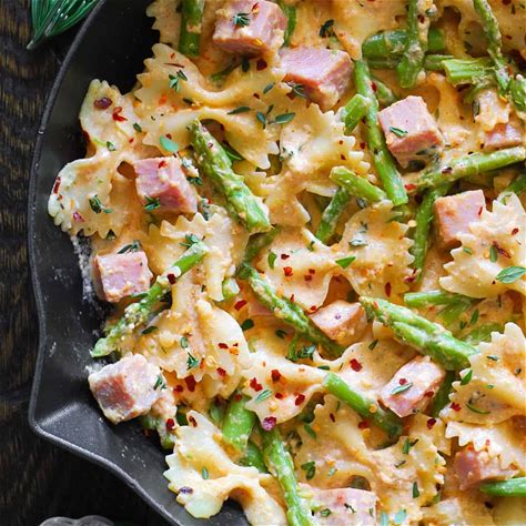 creamy-ham-pasta-with-asparagus-30-minute-dinner image