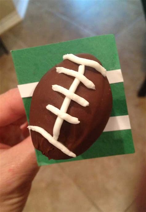football-cake-pops-cookie-madness image