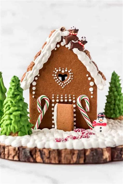 how-to-make-a-gingerbread-house-house-of-nash-eats image