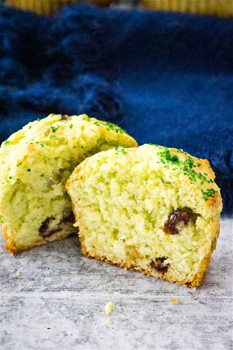 pistachio-muffins-with-dried-cherries-honeybunch image
