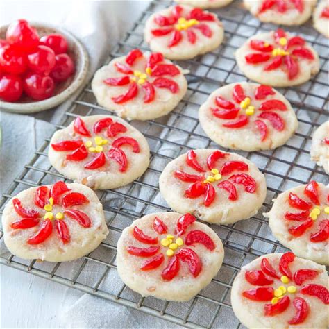 poinsettia-cookies-gift-of-hospitality image