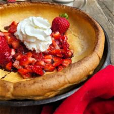 super-puffy-strawberry-german-pancake-made-in-the image