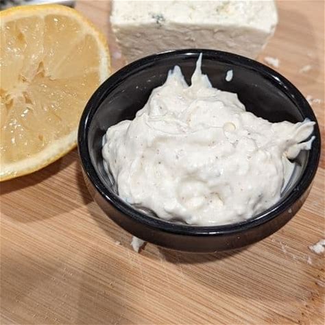 thick-and-clingy-blue-cheese-dip-recipe-cooking-chew image