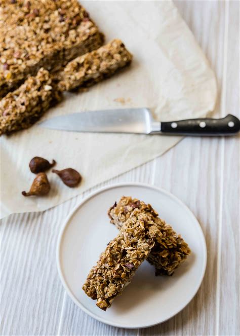 homemade-granola-bars-with-dried-figs-valley-fig image