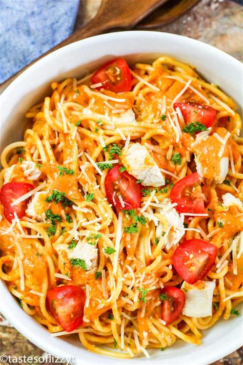 roasted-pepper-pasta-sauce-easy-homemade-creamy image