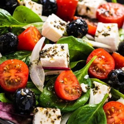 20-best-healthy-salad-recipes-with-feta-insanely-good image