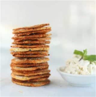 keto-herb-and-garlic-crackers-crispy-low-carb image