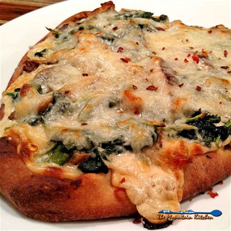 mushroom-spinach-alfredo-flatbread-pizzas-a image