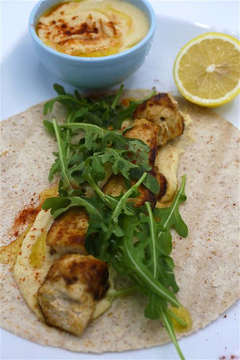 chicken-and-hummus-wrap-guss-cooks image