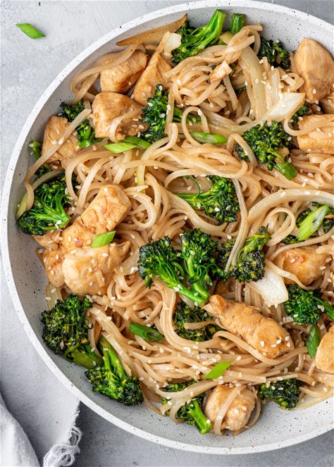 chicken-broccoli-stir-fry-noodles-gimme image