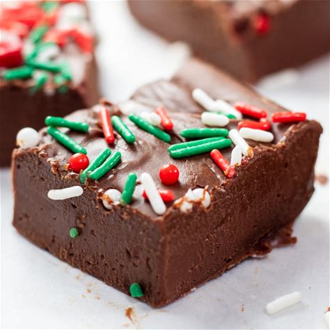 easy-christmas-fudge-quick-festive-fudge image
