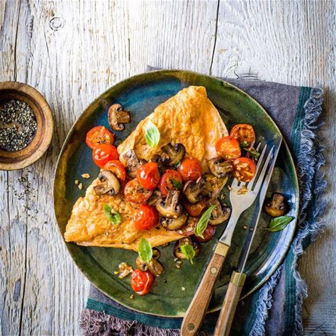 mushroom-tomato-omelette-healthy-recipe-ww image