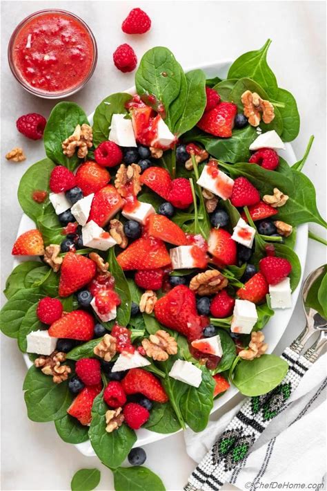 strawberry-spinach-salad-recipe-chefdehomecom image