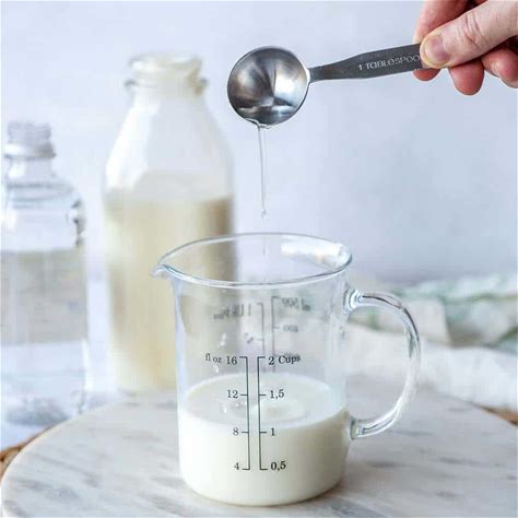buttermilk-substitute-6-different-ways-sugar-geek image