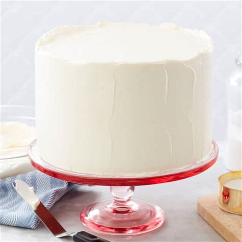 how-to-make-vanilla-swiss-meringue-buttercream image