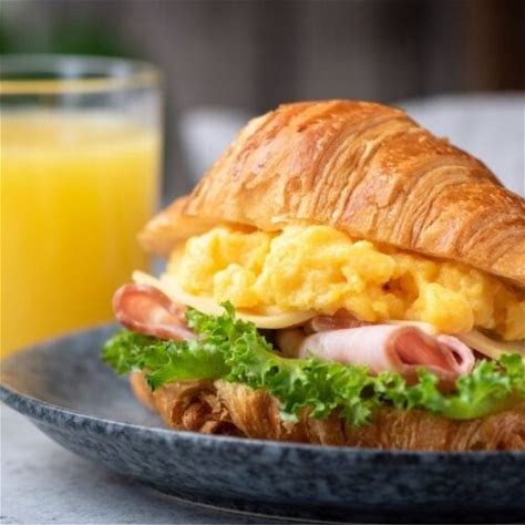 23-croissant-sandwich-recipes-youll-love-insanely image