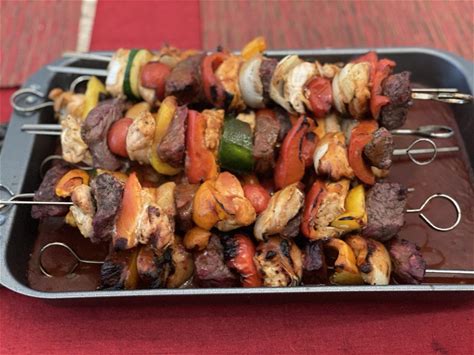 schaschlik-kebab-with-a-curry-tomato-sauce image