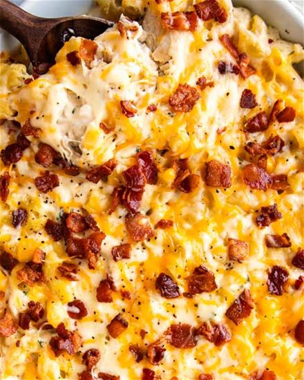 chicken-bacon-ranch-mac-and-cheese-casserole-the image