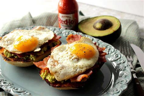 kicked-up-avocado-toast-with-bacon-egg-and-hot image
