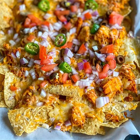 loaded-buffalo-chicken-nachos-simmer-to-slimmer image
